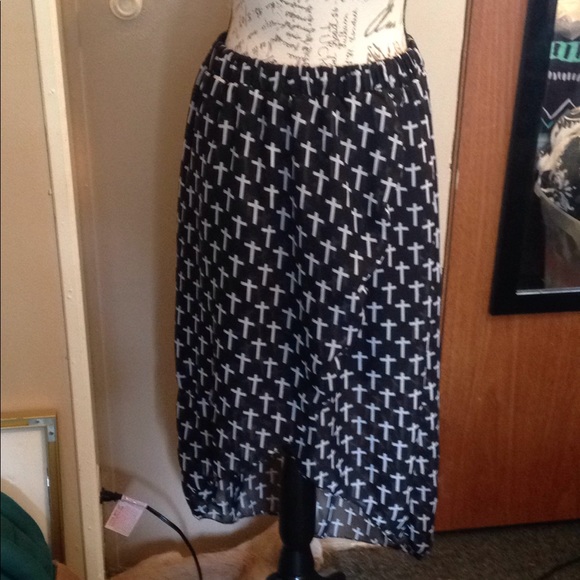 Rue 21 Cross Skirt XL EUC Goth High Low - Picture 3 of 8